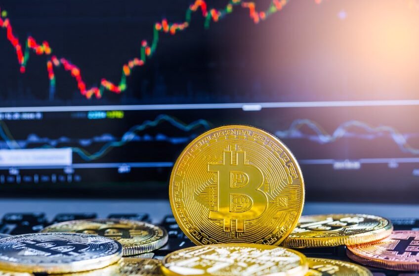  Bitcoin price moves below realized price of $21,700