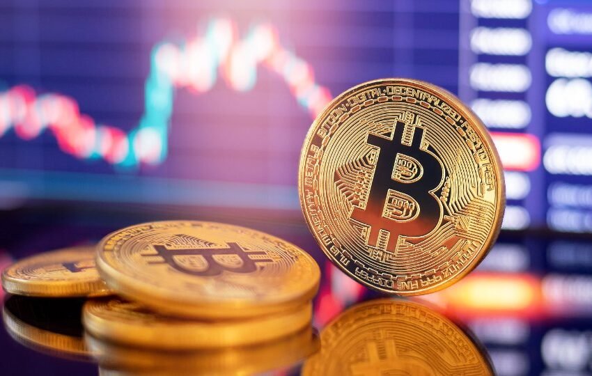  Bitcoin poised above $20K as risk-on assets battle pressure