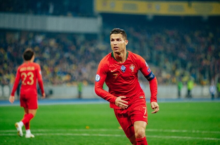  Cristiano Ronaldo announces NFT collection on Binance