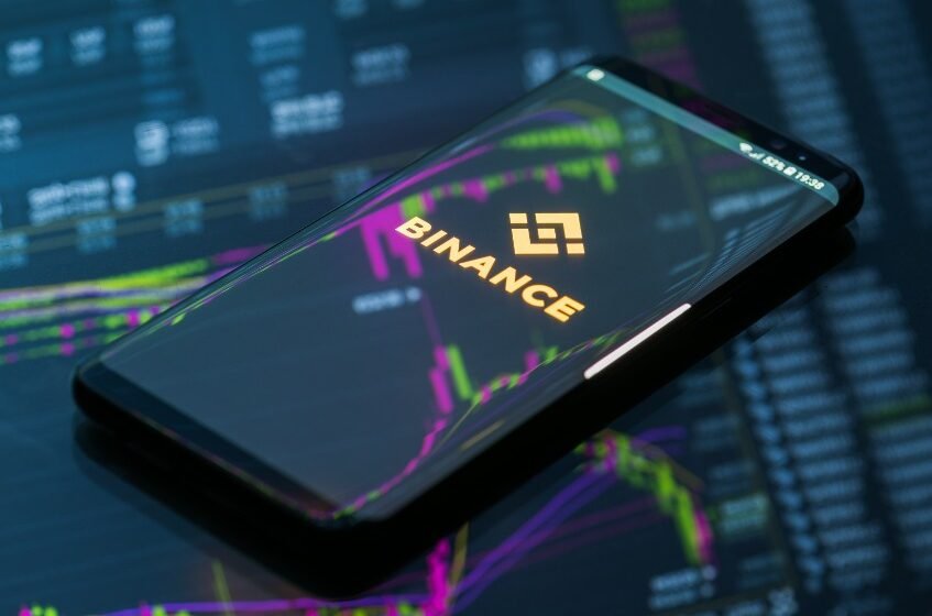  BNB price dips as Binance withdrawals take centre stage amid FUD