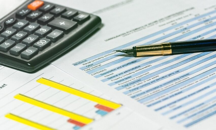  MicroStrategy BTC paper loss hits $1.3B but no plans to stop trading bitcoin