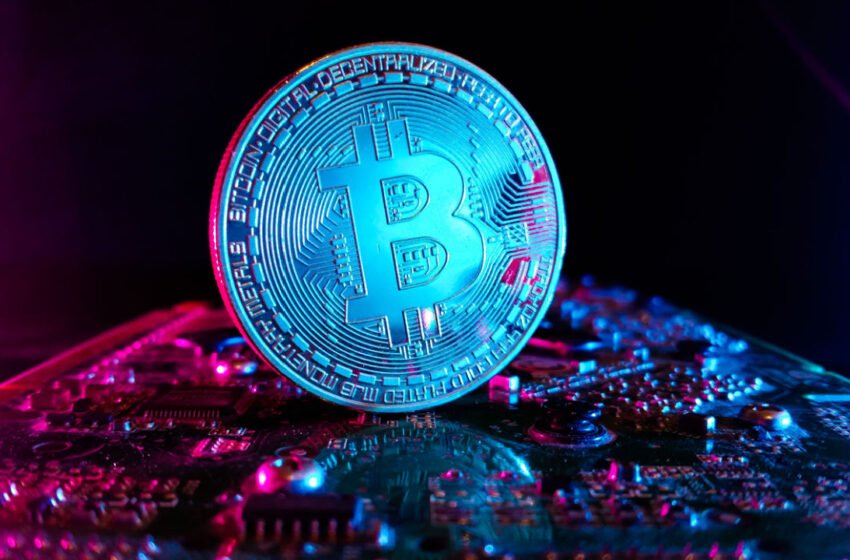  BTC Falls Below $24,000 Ahead of FOMC Minutes  – Market Updates Bitcoin News
