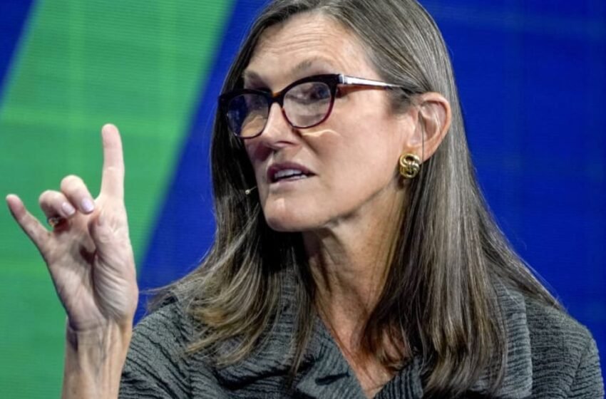  Cathie Wood Anticipates Simultaneous Approval of Multiple Bitcoin Spot ETFs by SEC