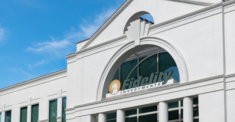  Fidelity’s FBTC hits $1B inflows, Pullix PLX presale raises $3,89M