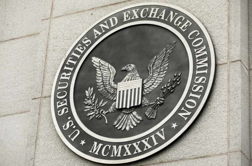  Peter Schiff Warns SEC Could Change Definition of ‘Security’ — Expects Lots of Investors to Be Retroactively Fined
