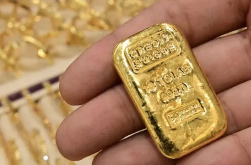  Gold’s Price Surge to Nearly $2,200 Overshadowed by Bitcoin’s ‘Speculative Mania,’ Peter Schiff Claims
