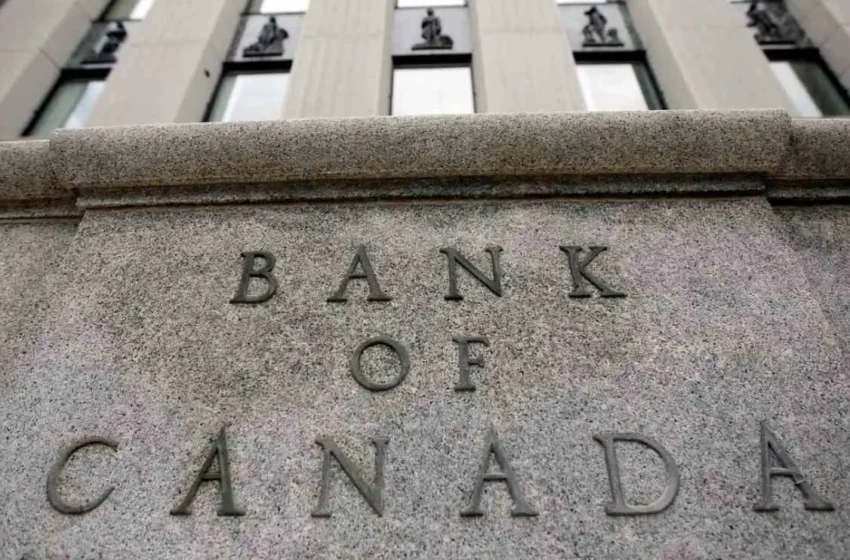  Bank of Canada Cuts Benchmark Rate, Leading G-7 in Monetary Easing