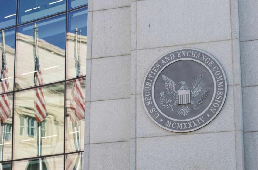  Coinbase Sues SEC, FDIC for Transparency on Crypto Regulations