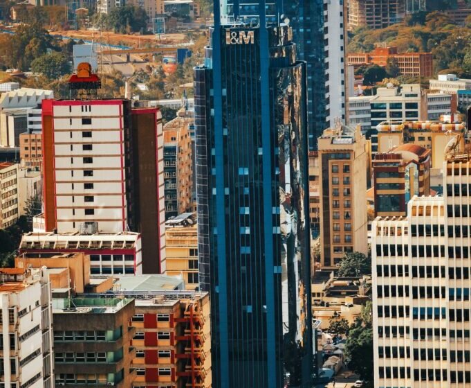  Ongoing protests and police violence rock Kenya and the Kenyan shilling (KES)