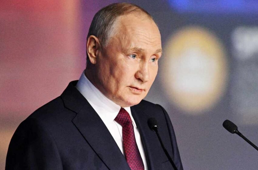  Putin Says US Dollar Dominance Diminishing as Use of ‘Toxic Currencies’ Declines