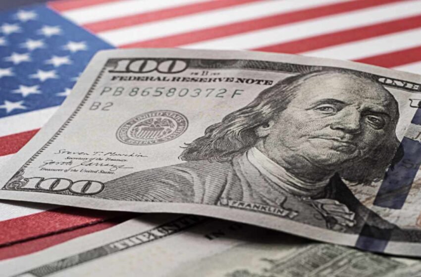  Analysts Predict US Dollar Trends Amid Biden’s Withdrawal and Trump’s Lead