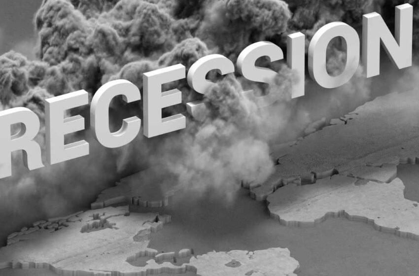  Majority of Americans Believe US in Recession, Survey Shows
