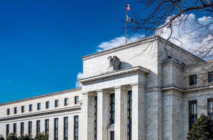  Wharton Professor Calls for Emergency Rate Cut Following Market Downturn