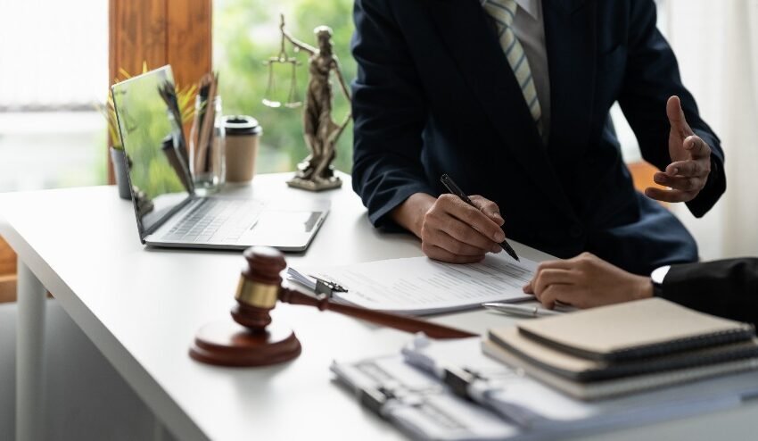  Coinbase faces legal setback as judge allows shareholder lawsuit to proceed