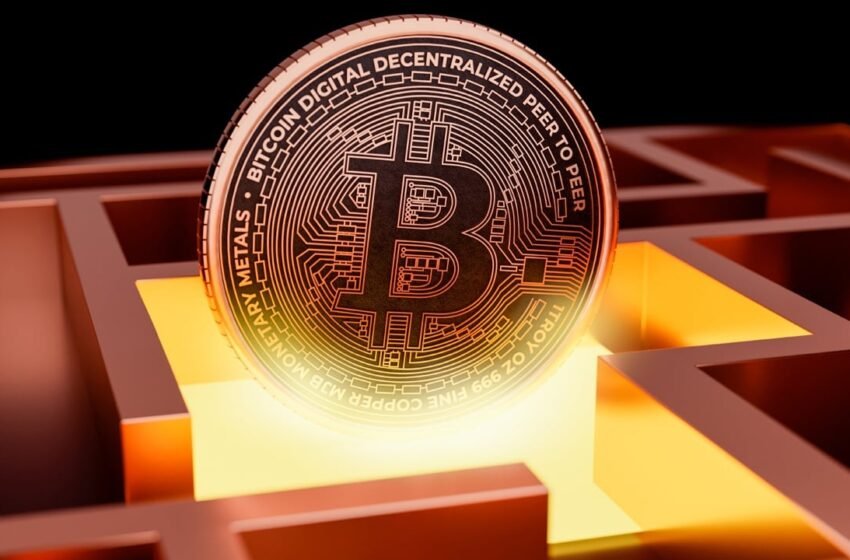 Bitcoin Shows Mixed Signals Amid Consolidation: Is a Reversal Coming Soon?