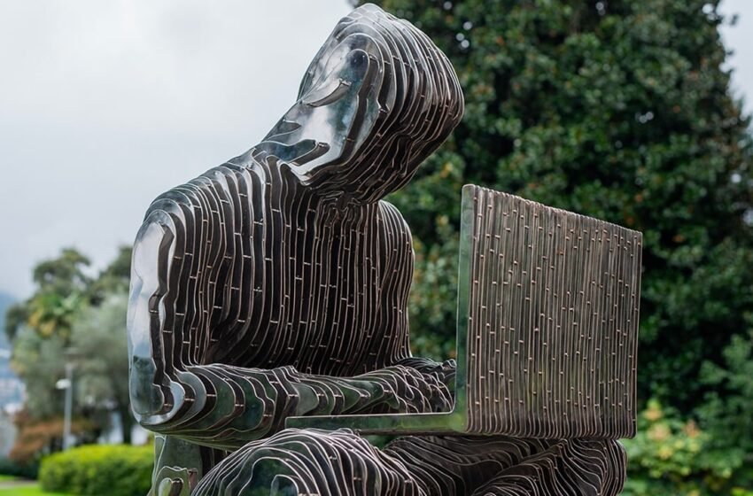 Satoshi Nakamoto Statue Revealed at Lugano’s Annual Blockchain Event
