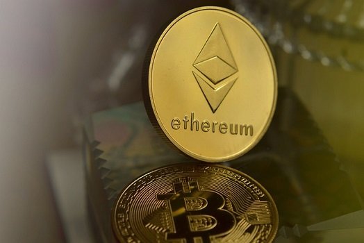  Ethereum ETFs inflows surge as Bitcoin ETFs see major outflows