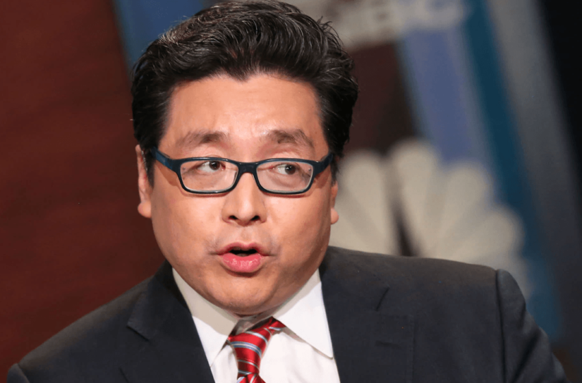  Bitcoin Surpasses $101K, Tom Lee Predicts $250K by 2025 in CNBC Interview