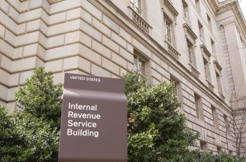  Crypto Industry Strikes Back: Lawsuit Challenges ‘Unconstitutional’ IRS Regulations