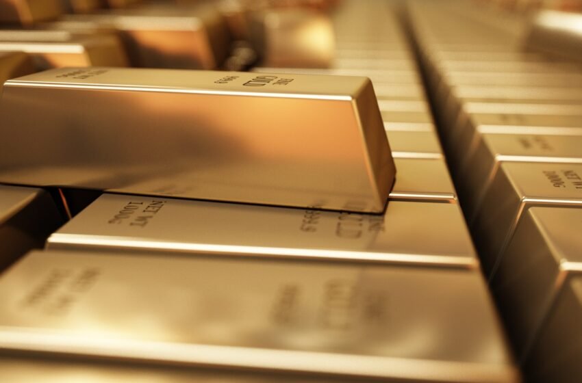  Gold rises on safe-haven demand, but market lacks bullish conviction