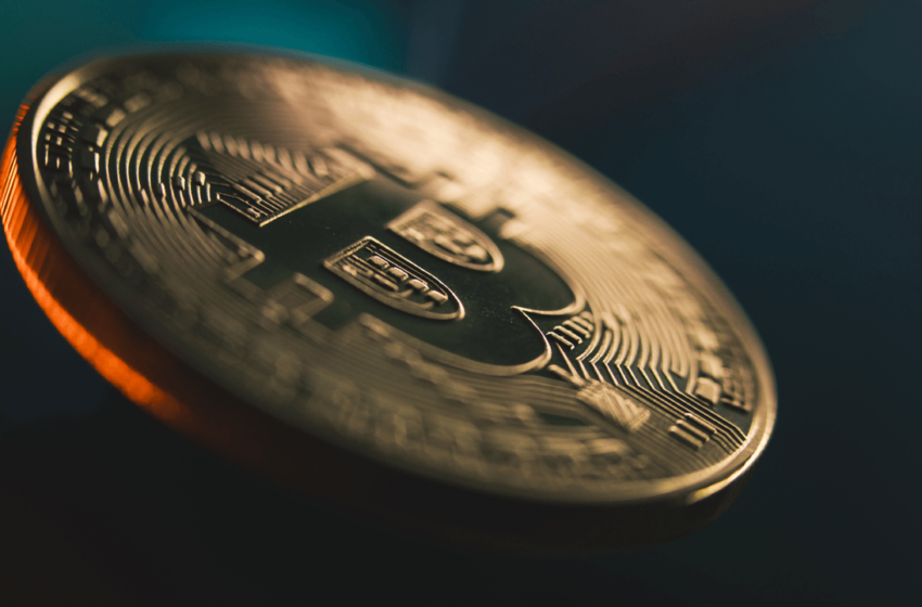  Bitcoin Price Analysis: Bears Tighten Grip as BTC Drops Below $97K