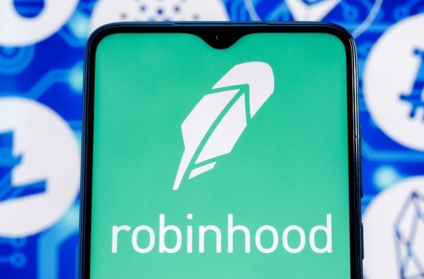  Robinhood Reports Record $1 Billion in Q4 Revenue, Crypto Trading Soars