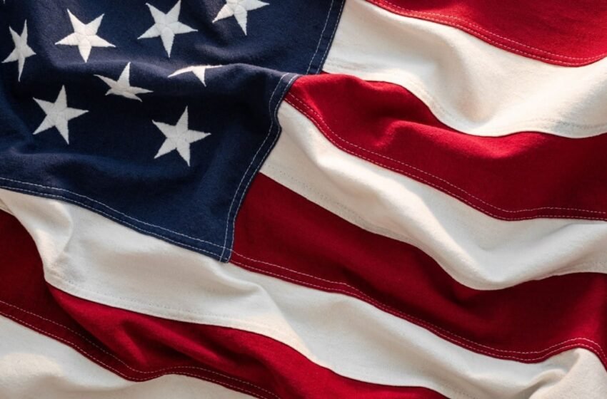 US Senator Pushes BITCOIN Act to Combat Debt and Declining Dollar—Urges Nation to ‘Buy, Baby, Buy’