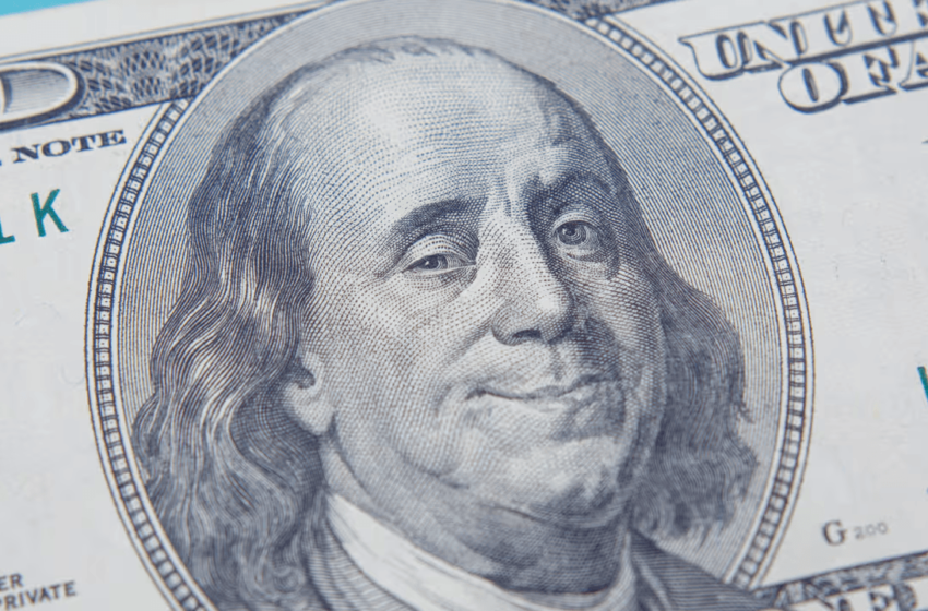  ‘Dollar Smile’ Theory Suggests Weaker Dollar Ahead, According to Stephen Jen