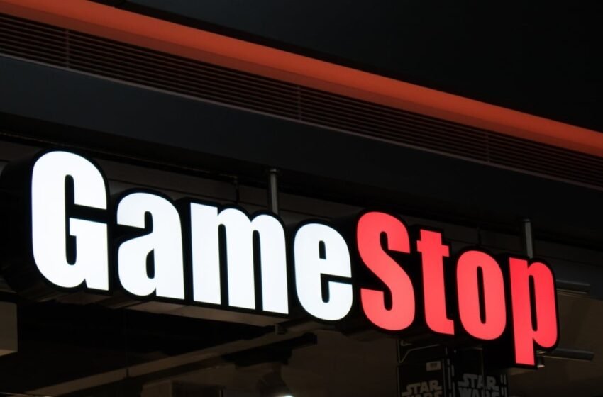  Michael Saylor’s Poll: Gamestop Needs $3B in Bitcoin for Credibility
