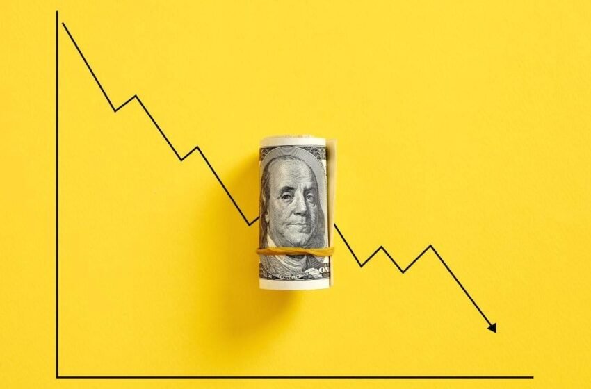  Bitcoin Soars as USD Continues to Plummet