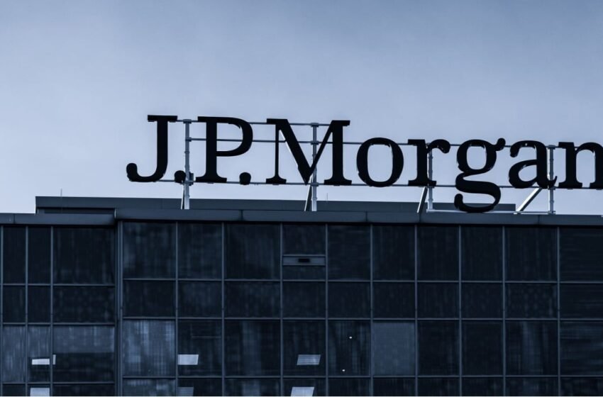  JPMorgan Says Bitcoin’s Safe-Haven Appeal Is Crumbling Fast