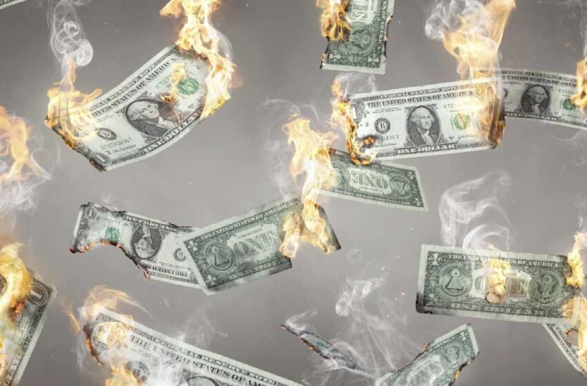  Robert Kiyosaki Warns US Dollar Is Being Wiped out, Urges Buying Bitcoin to Protect Wealth