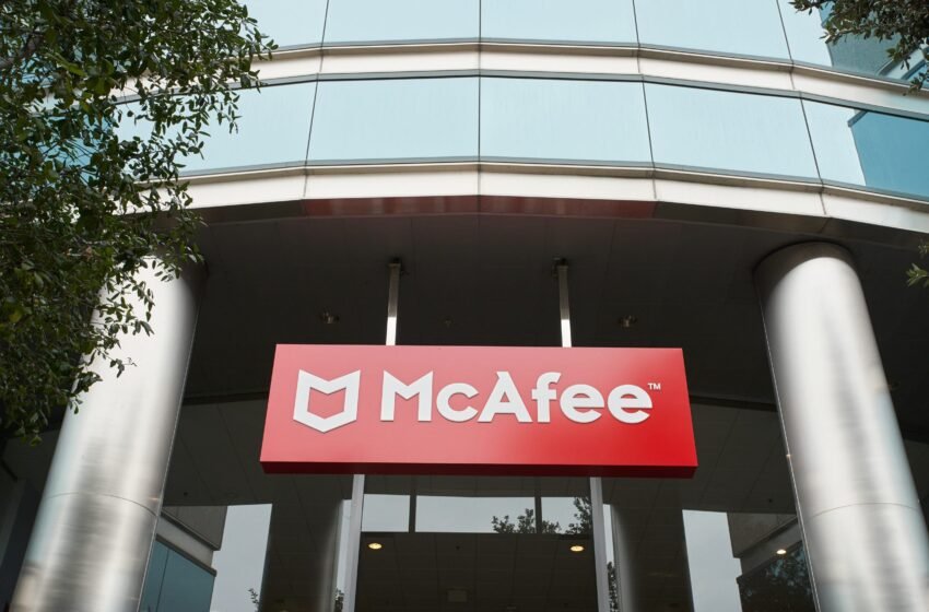  Fake McAfee Pop-ups Hijack PCs in Ruthless Bitcoin and Gold Bar Scams