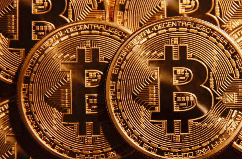  Bitcoin Price Watch: Can Momentum Reignite Above $105,700?