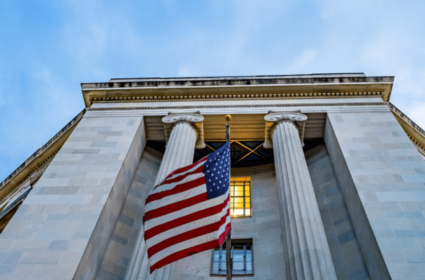  DOJ Launches Criminal Probe Into Coinbase Breach Involving Bribed Employees