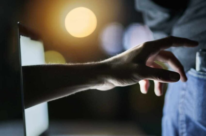  Crypto Scams Soar in Nebraska as Romance Ruses Drain Savings