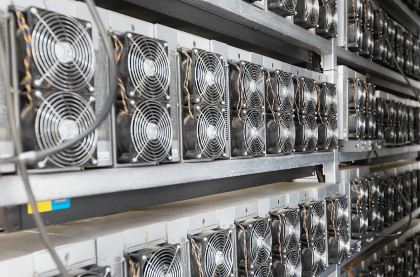  Bitcoin Miners Bleed $40M in April as Fourth Straight Revenue Drop Deepens the Crunch