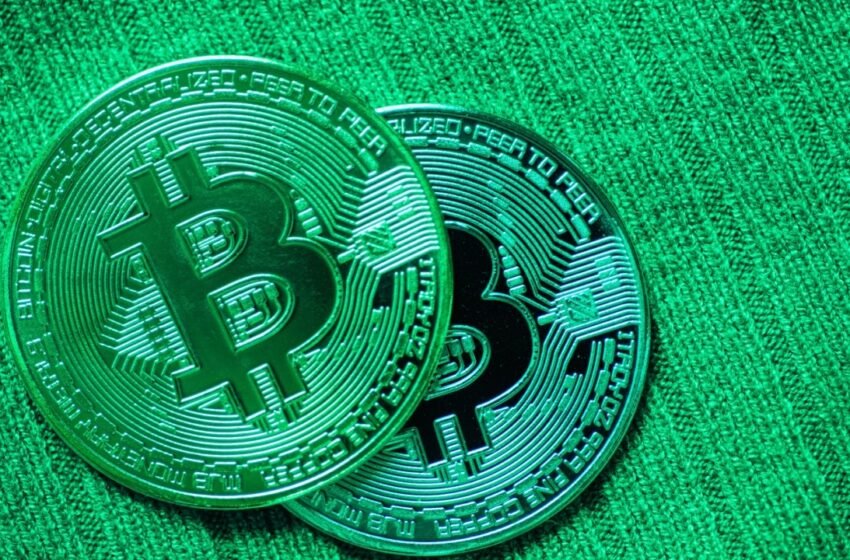  Bitcoin ETFs Extend Inflow Streak With $589 Million Inflow as Ether ETFs Add $71 Million
