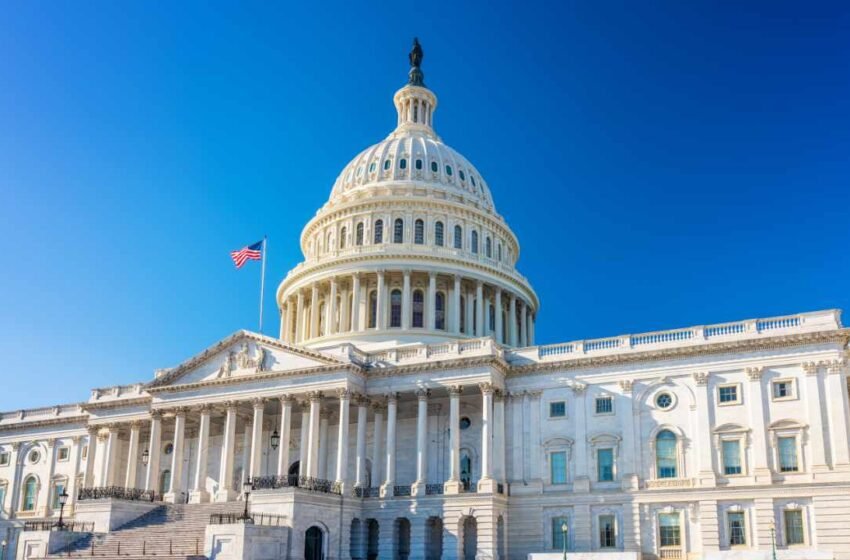  Coinbase Rallies Behind 2 Landmark Crypto Bills—52M US Owners Await Congress