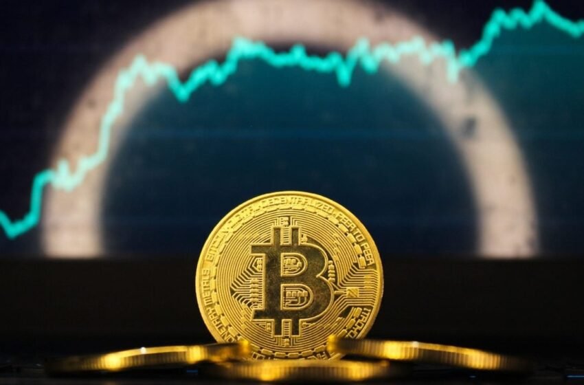  Crypto ETF Flows Split: Bitcoin Adds $228 Million While Ether Sees $26 Million Exit