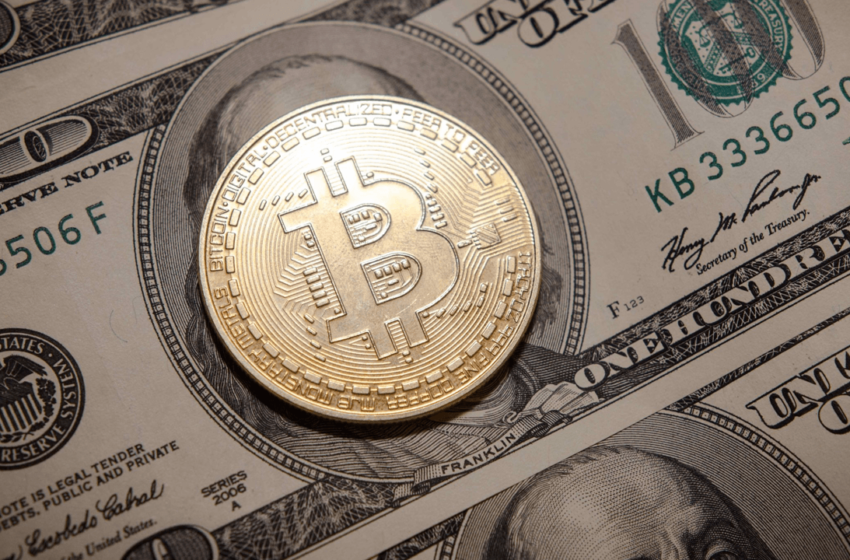  Bitcoin Price Watch: $117.5K to $118K Consolidation Signals Tension Before Breakout