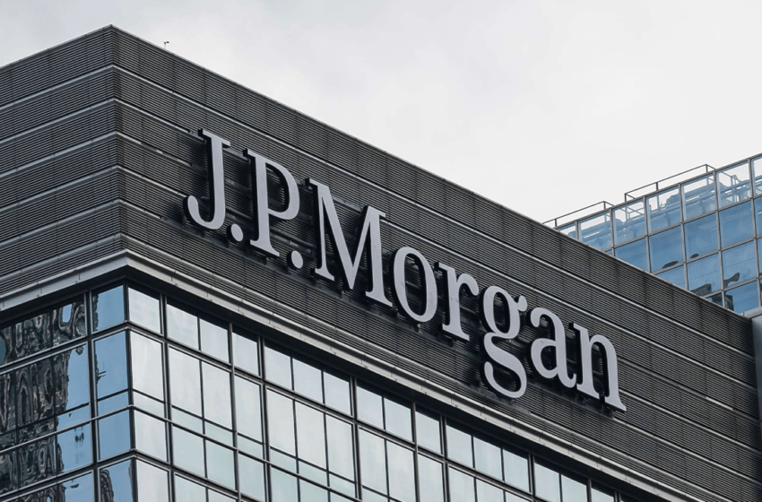 JPMorgan Strategist Dismisses Doom Forecasts Over US Debt and Tariffs