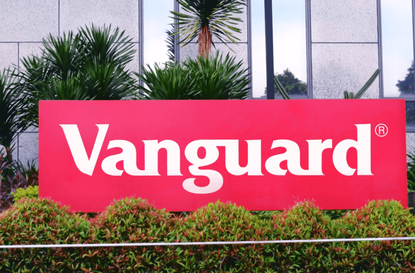  Vanguard Now Strategy’s Largest Backer After Years of Dismissing Bitcoin