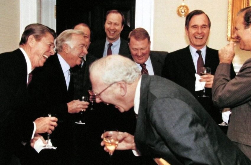  Bitcoin Stalls but Smart Money Is Still Betting on It