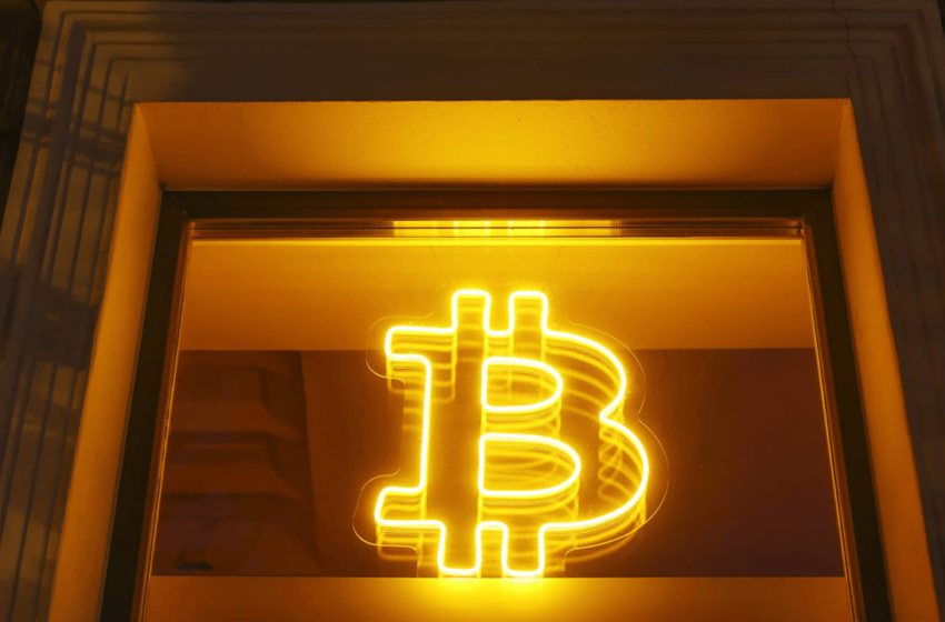  Bitcoin Price Watch: Consolidation Signals a Big Move Ahead