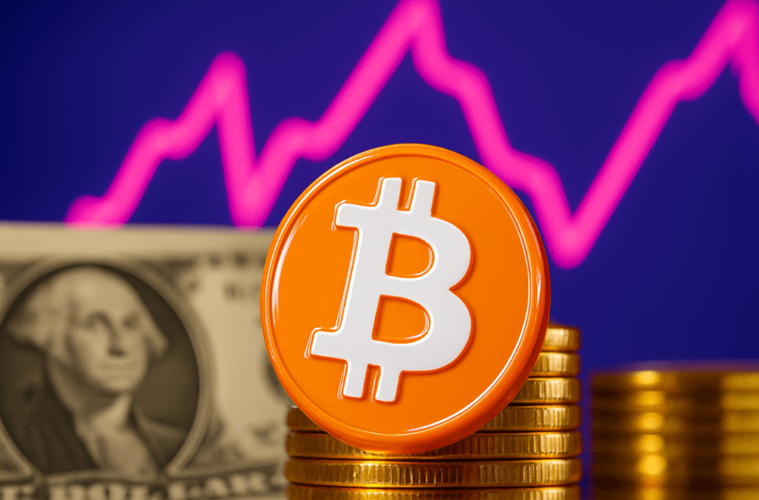 Bitcoin Price Watch: Bearish Engulfing Pattern Caps $124K Rally