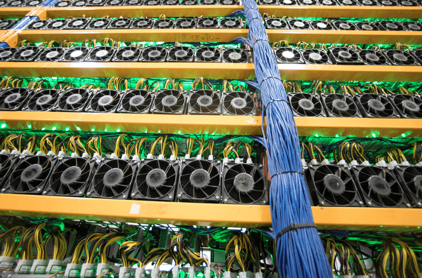  Bitcoin Miner Cleanspark Posts Record $257M Profit, Faces $185M Tariff Dispute