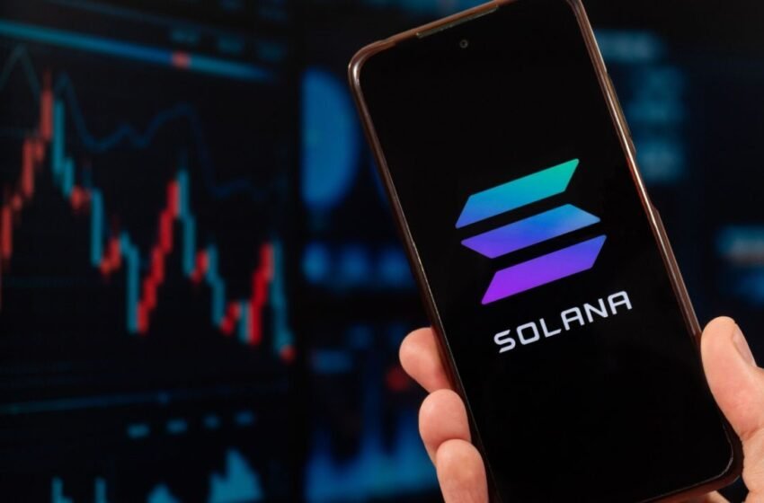  Solana Mobile Launches Seeker Smartphone, Fulfilling 150,000 Pre-Orders