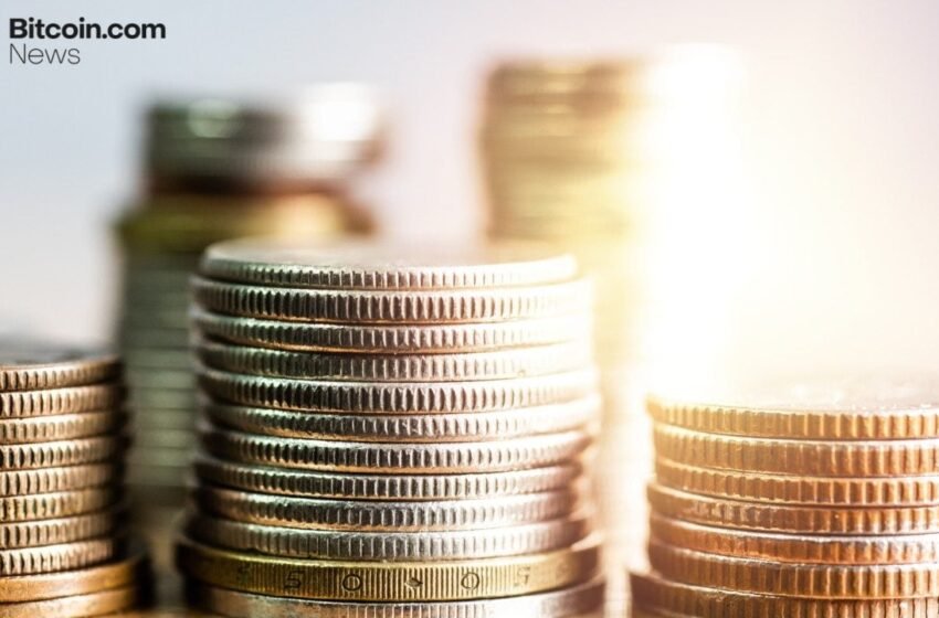 Robert Kiyosaki Predicts Hard Times for the Middle Class, Doubles Down on Bitcoin