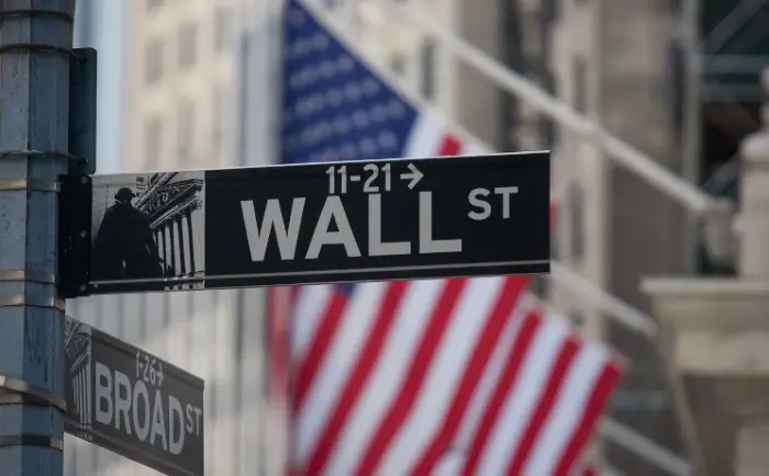  AI Frenzy Raises Bubble Fears on Wall Street and in Crypto After Record Spending